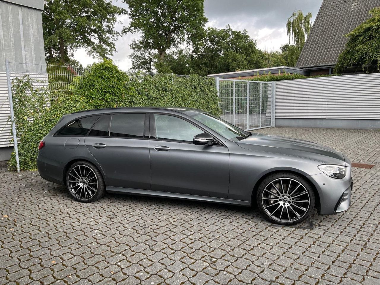Mercedes-Benz E-Klasse – Bild 22
