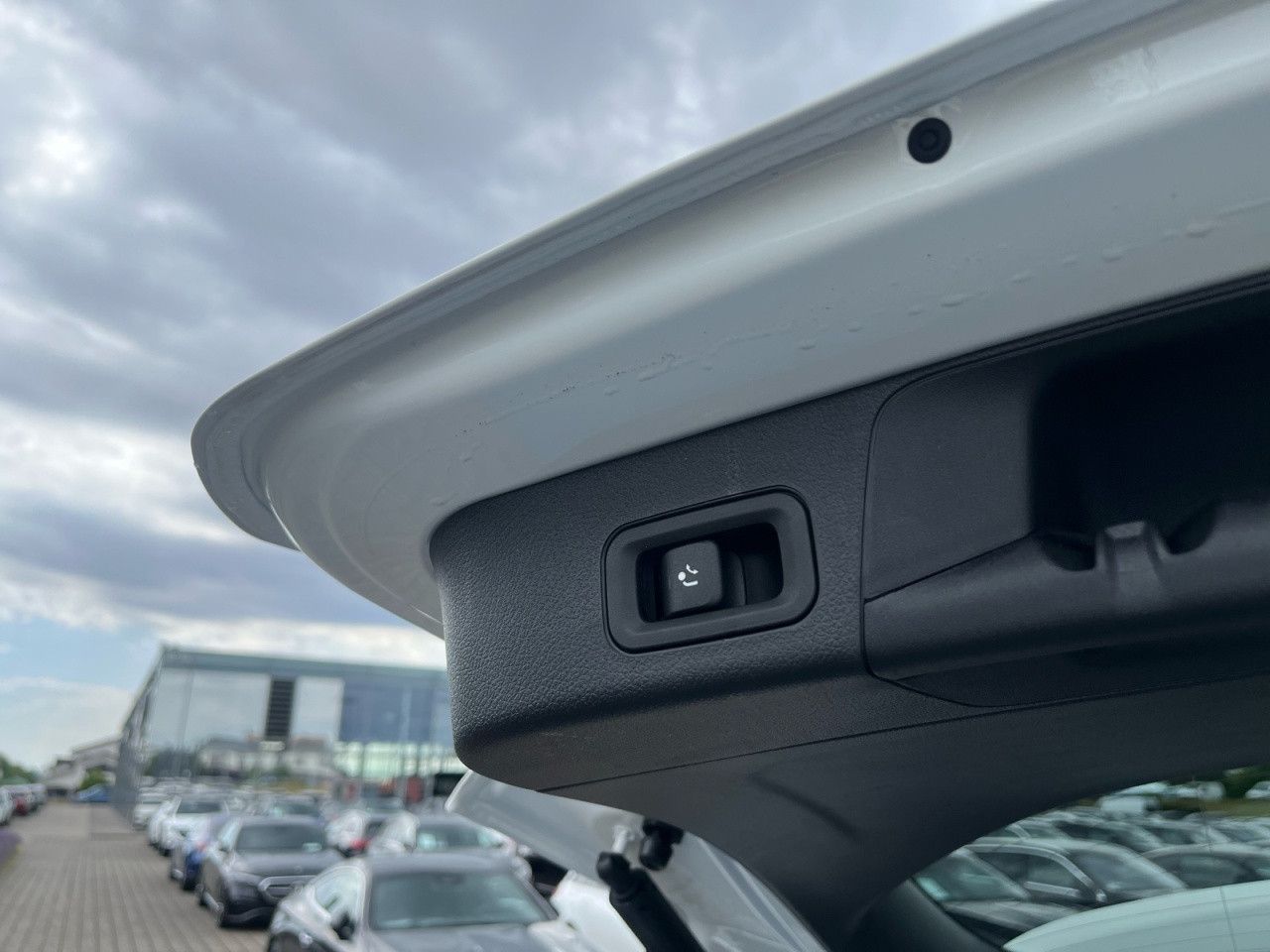 Mercedes-Benz E-Klasse – Bild 24