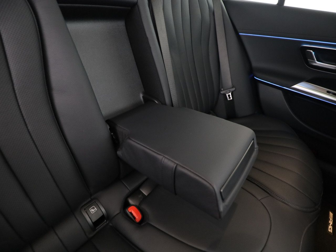 Mercedes-Benz E-Klasse – Bild 20