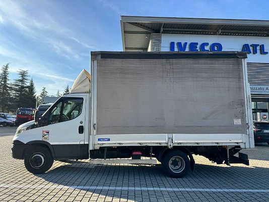 Vehicle image 2 / 11