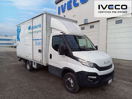 Vehicle image 7 / 10