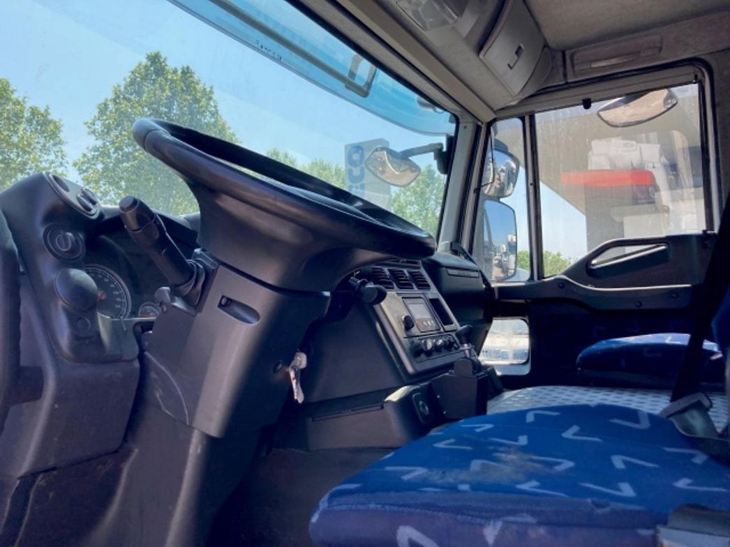 IVECO | RIBALTABILE TRILATERALE