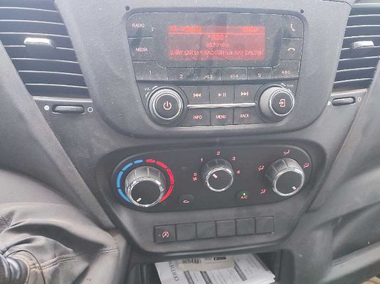 Vehicle image 8 / 8