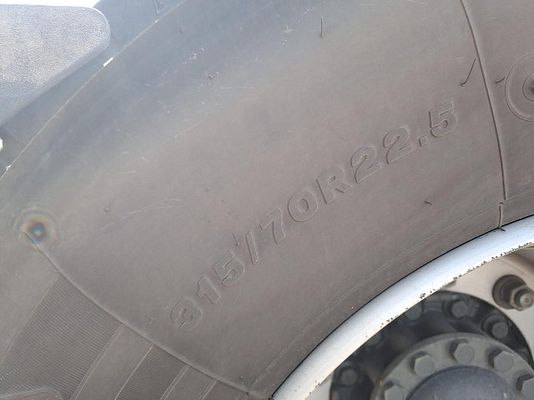 Vehicle image 18 / 19