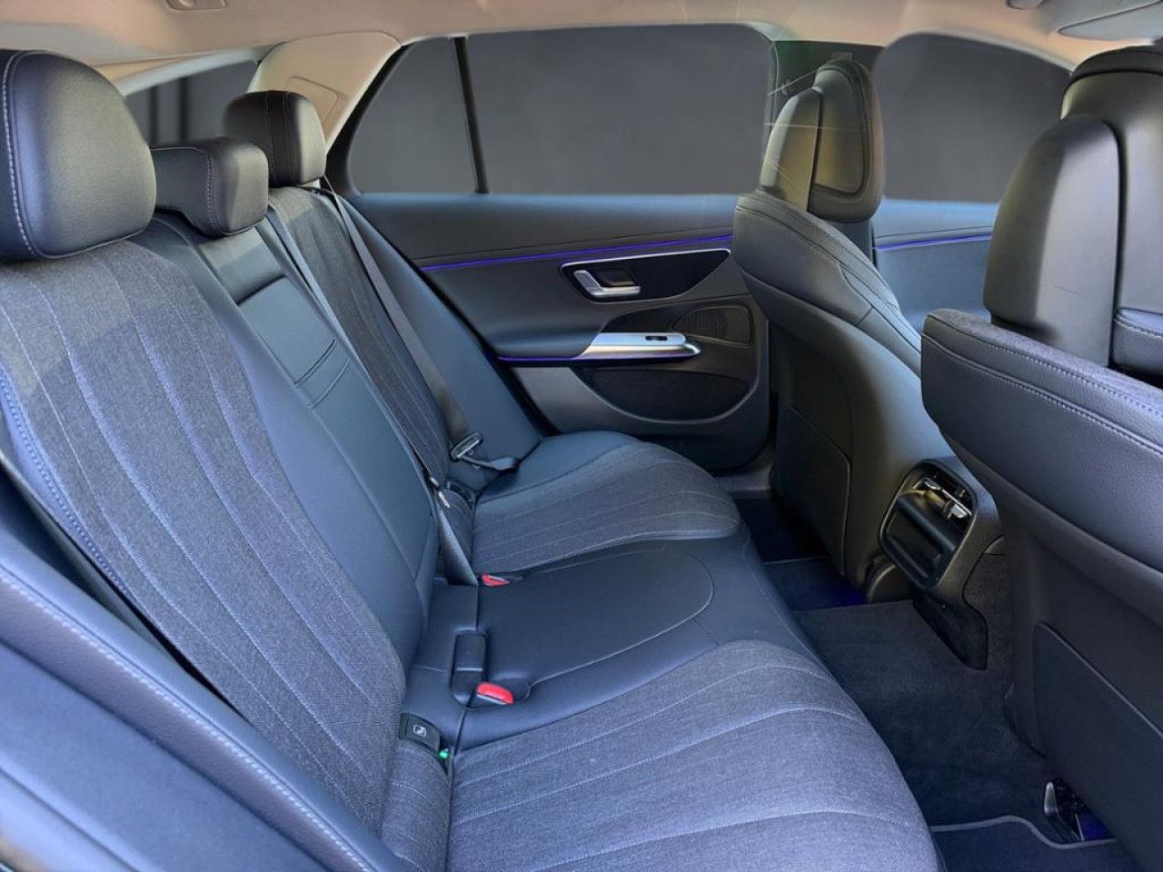Mercedes-Benz E-Klasse – Bild 13