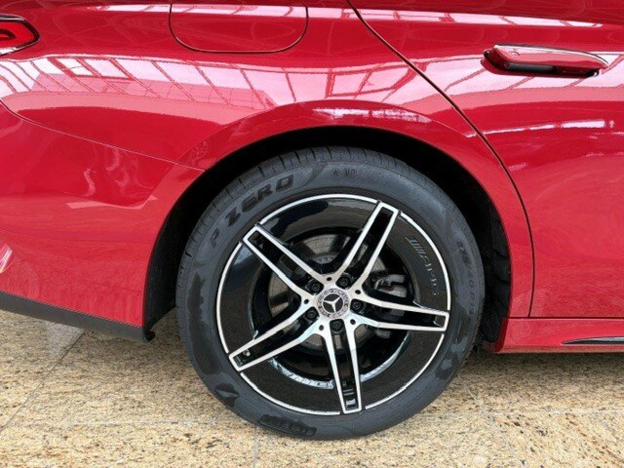 Mercedes-Benz E-Klasse – Bild 8