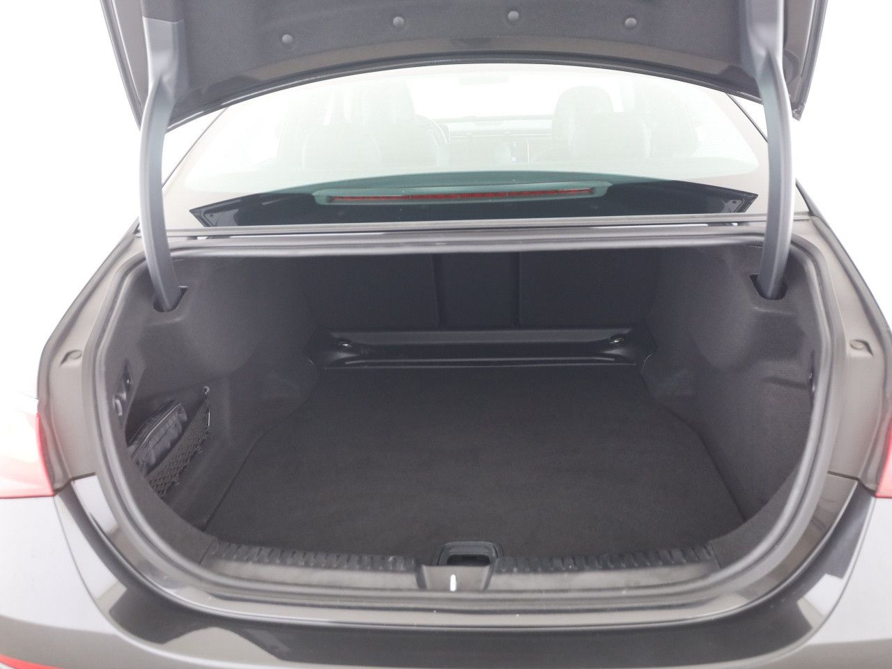 Mercedes-Benz E-Klasse – Bild 17