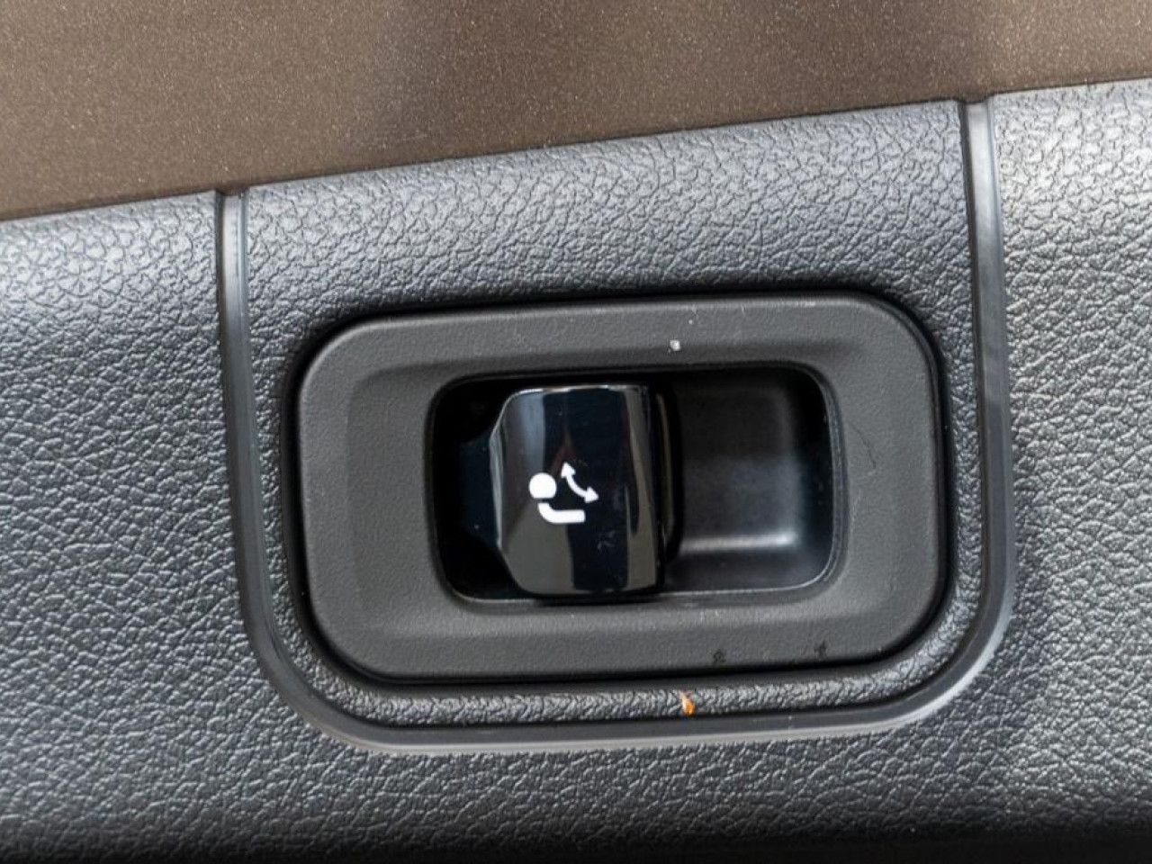 Mercedes-Benz E-Klasse – Bild 12