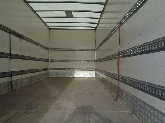 Vehicle image 7 / 18