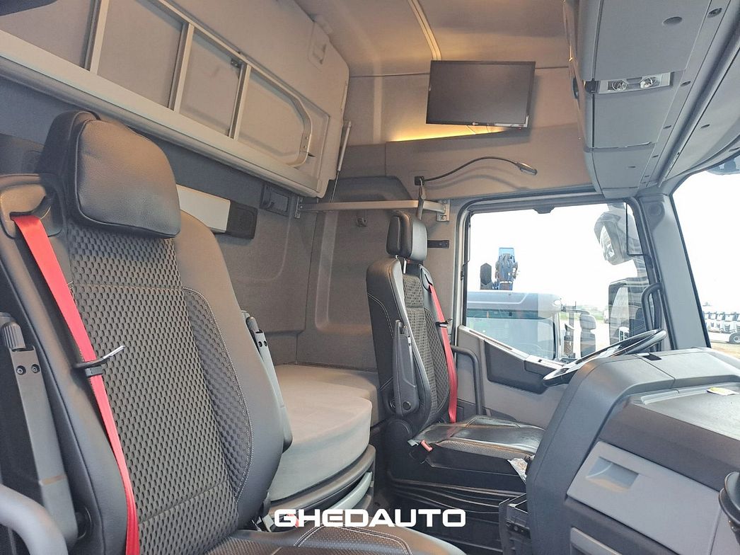 Renault | TRATTORE STRADALE RENAULT T 520 HIGH CAB