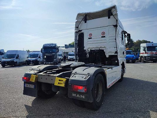 Vehicle image 5 / 10