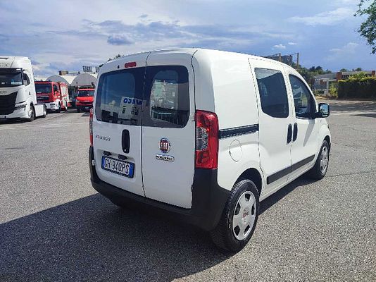 Vehicle image 5 / 10