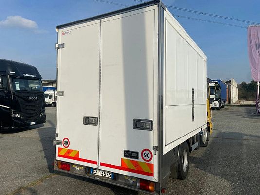 Vehicle image 9 / 19