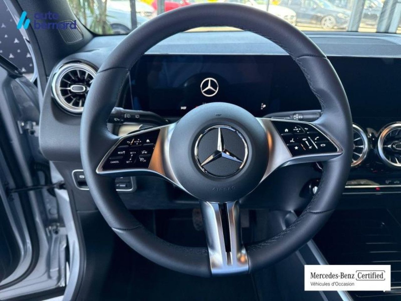 Photo du v&eacute;hicule 13 / 18