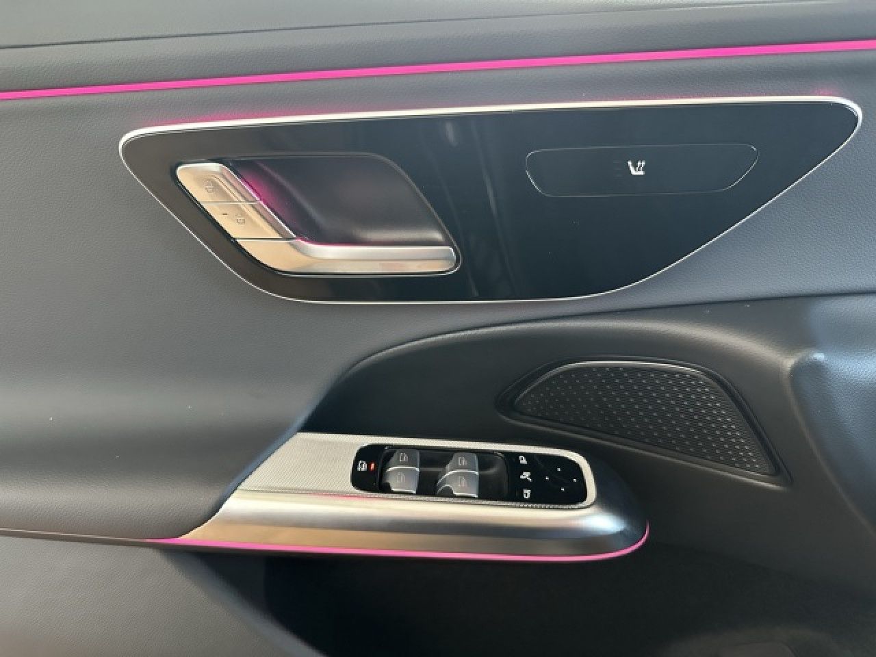 Mercedes-Benz E-Klasse – Bild 13