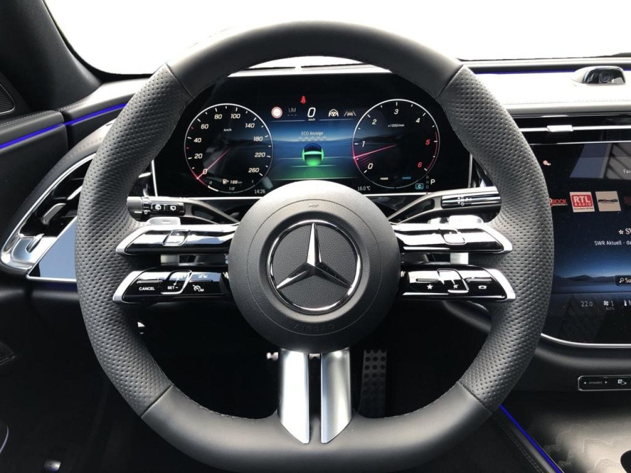 Mercedes-Benz E-Klasse – Bild 10