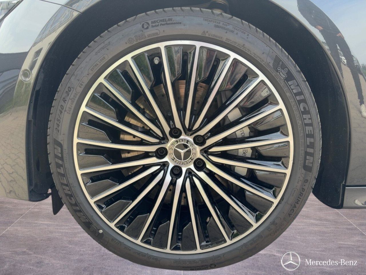 Mercedes-Benz E-Klasse – Bild 11