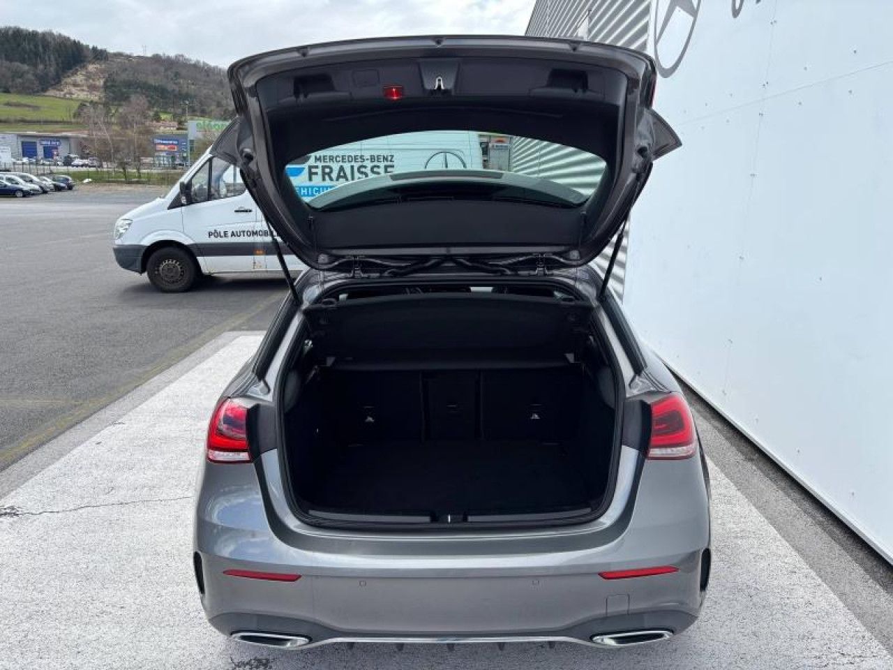 Photo du v&eacute;hicule 8 / 16