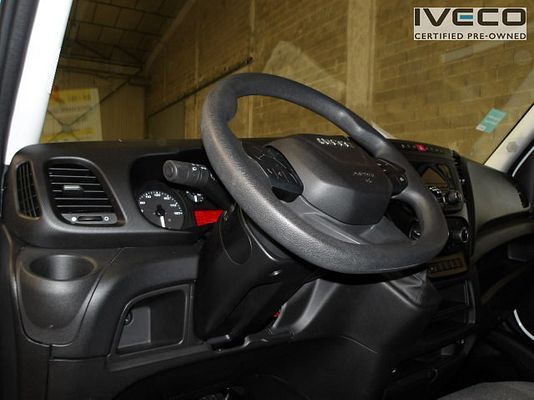 Vehicle image 4 / 5