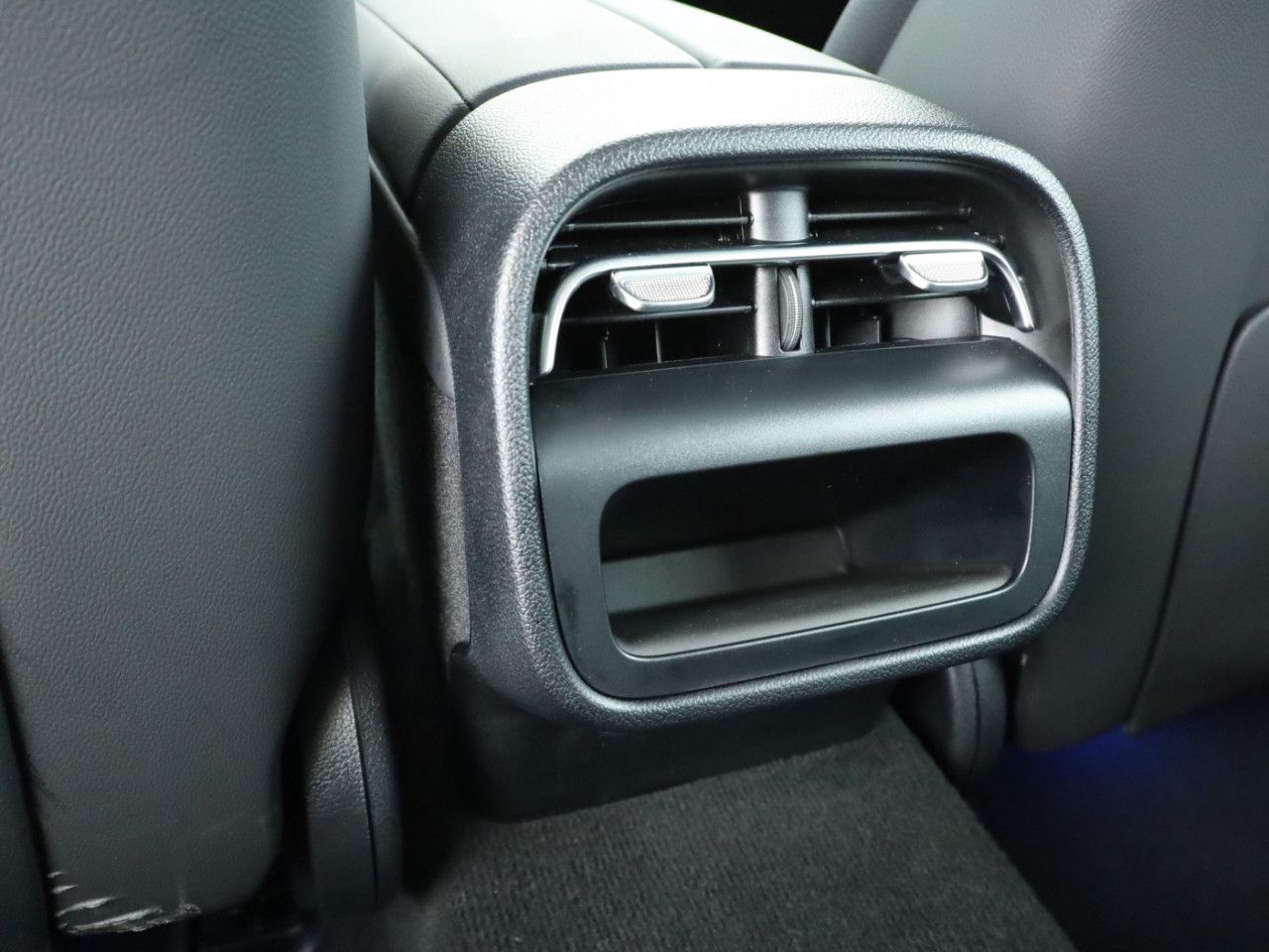 Mercedes-Benz E-Klasse – Bild 23