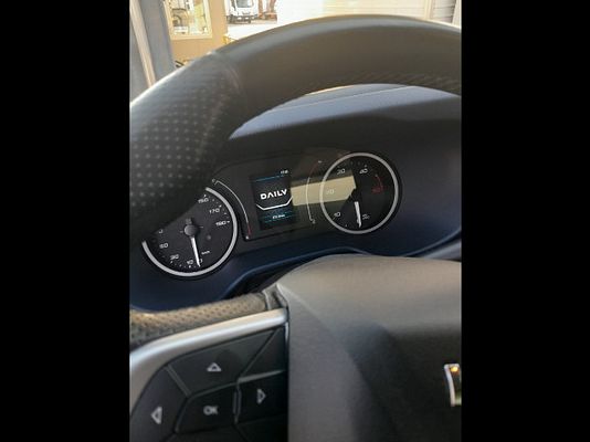 Vehicle image 15 / 20