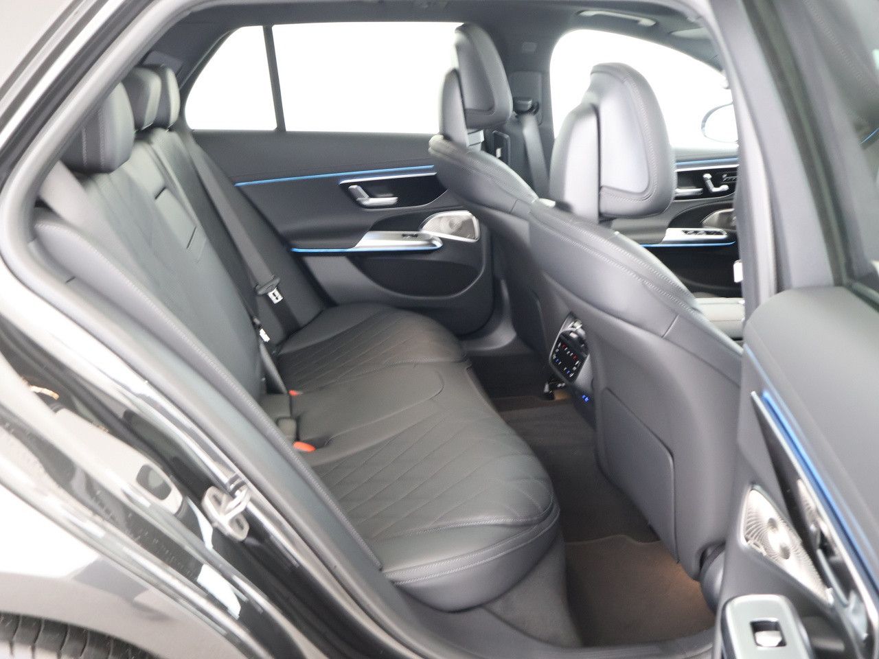 Mercedes-Benz E-Klasse – Bild 14