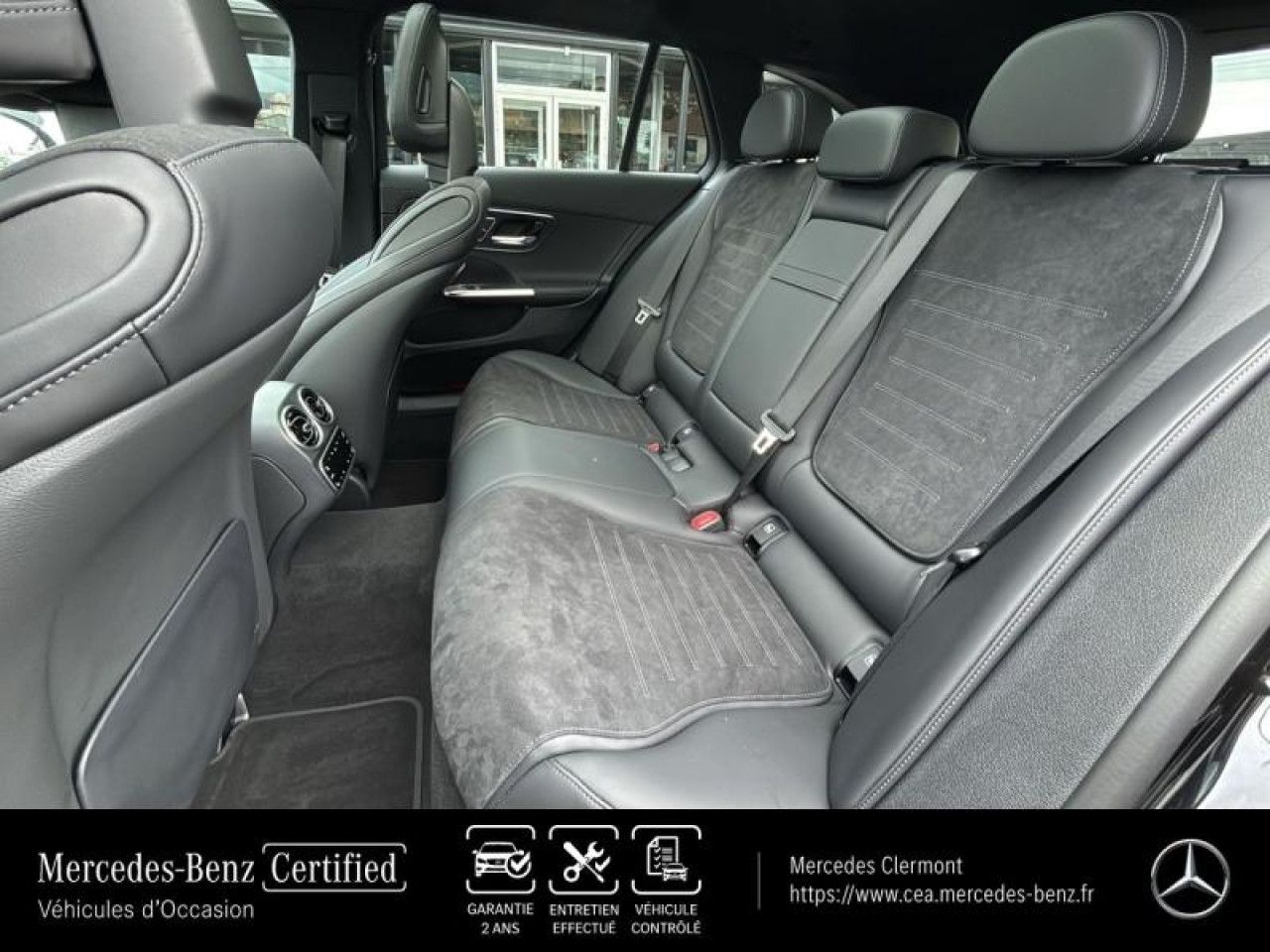 Photo du v&eacute;hicule 16 / 18