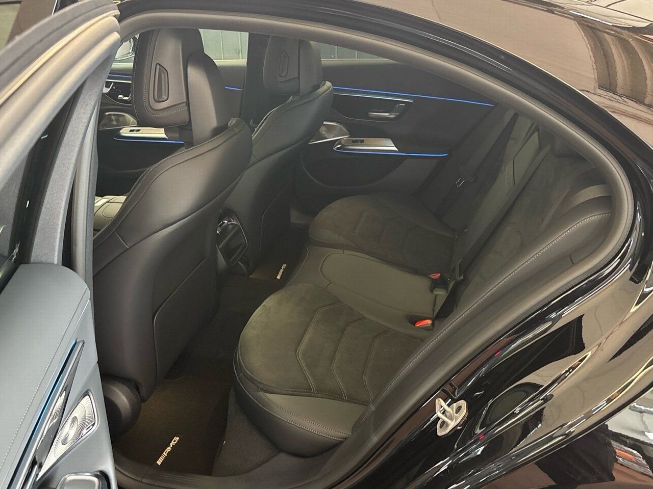 Mercedes-Benz E-Klasse – Bild 13