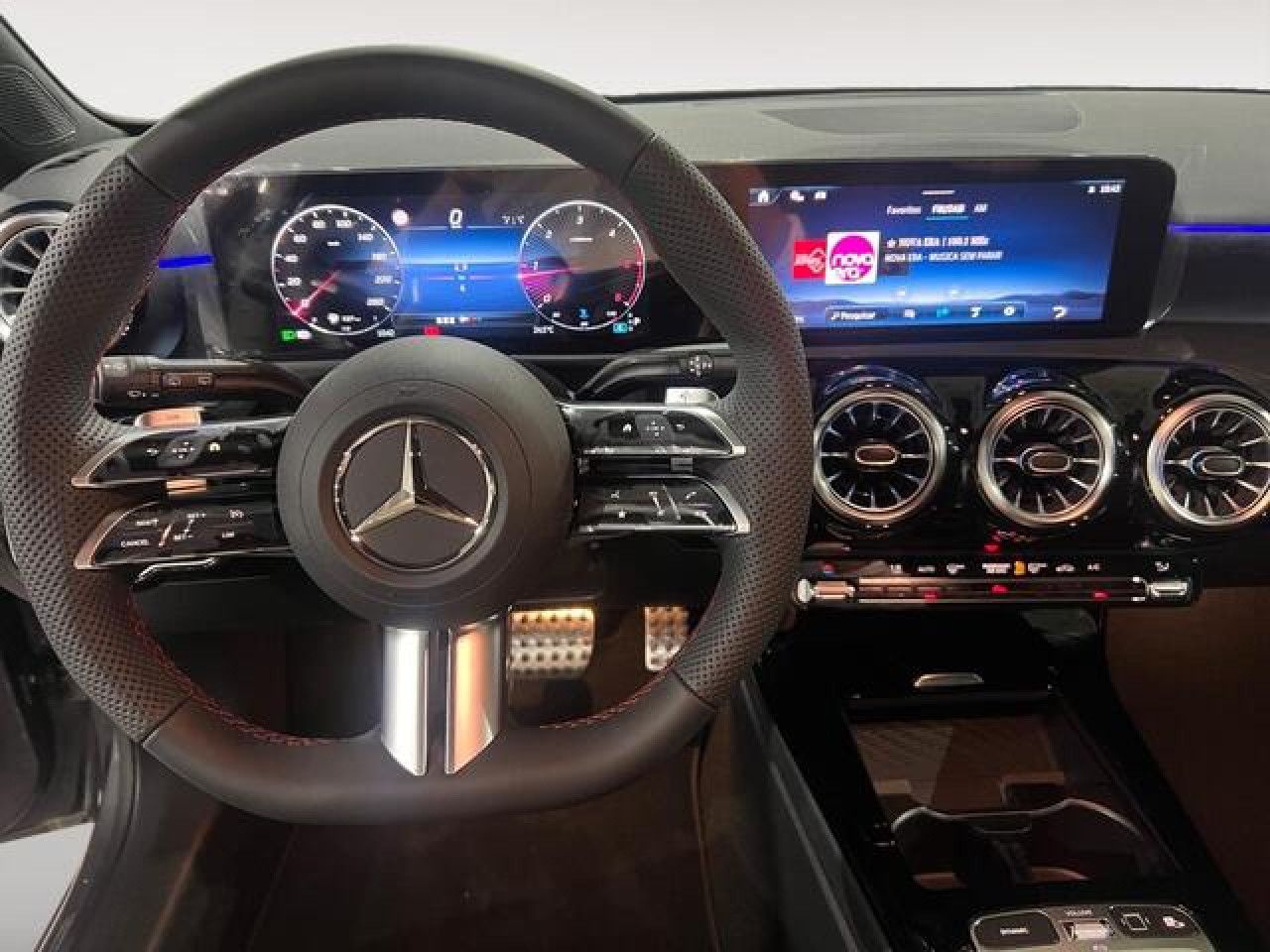 Imagem do veículo 10 / 15