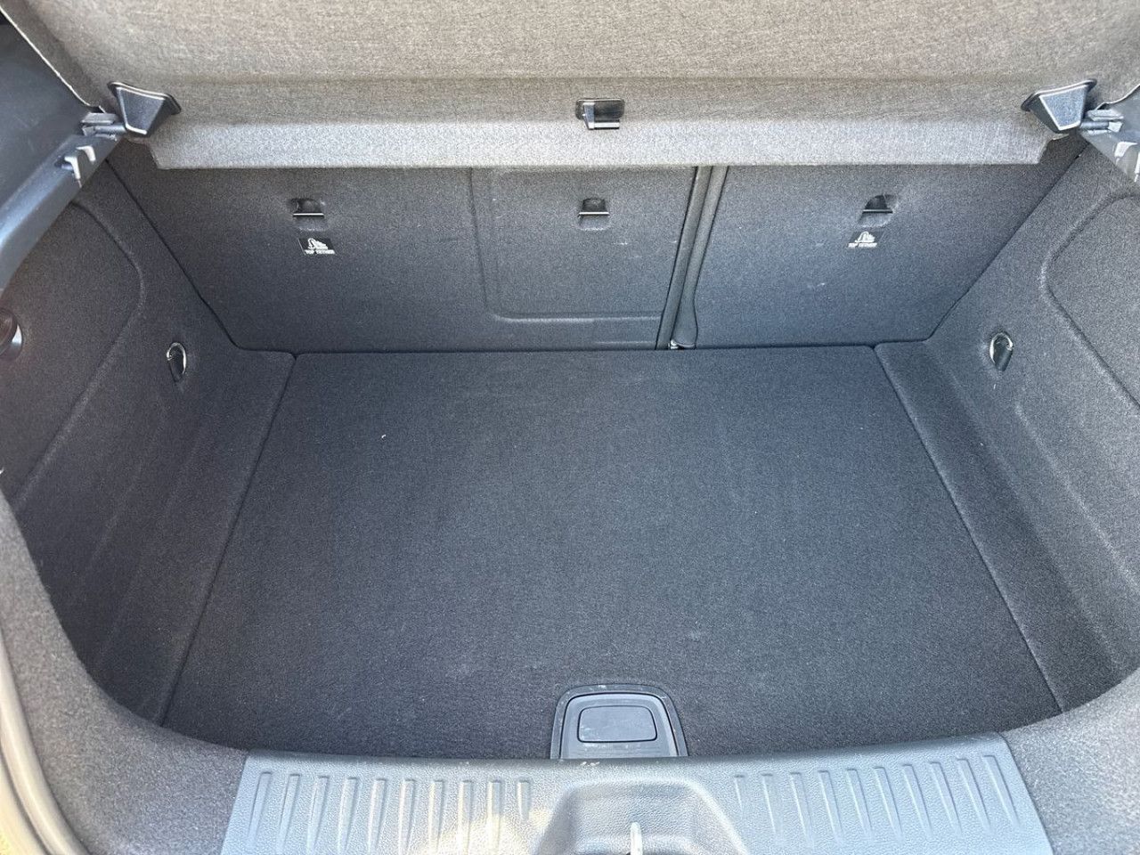 Imagem do veículo 18 / 19