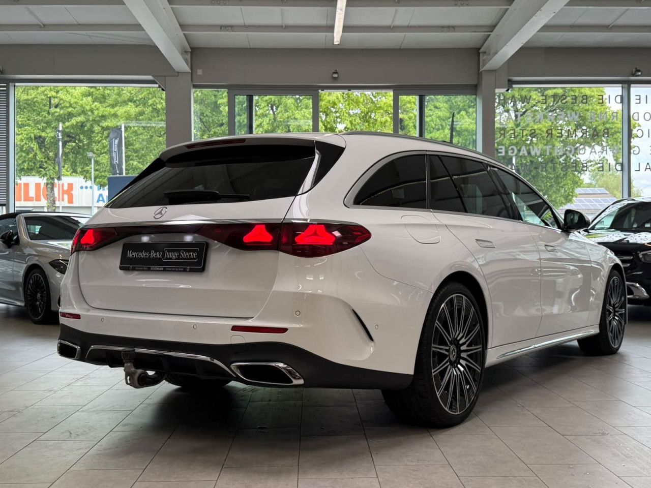 Mercedes-Benz E-Klasse – Bild 12