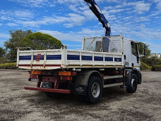 Vehicle image 8 / 20