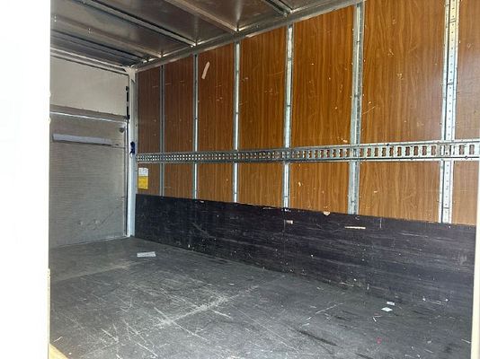 Vehicle image 5 / 15