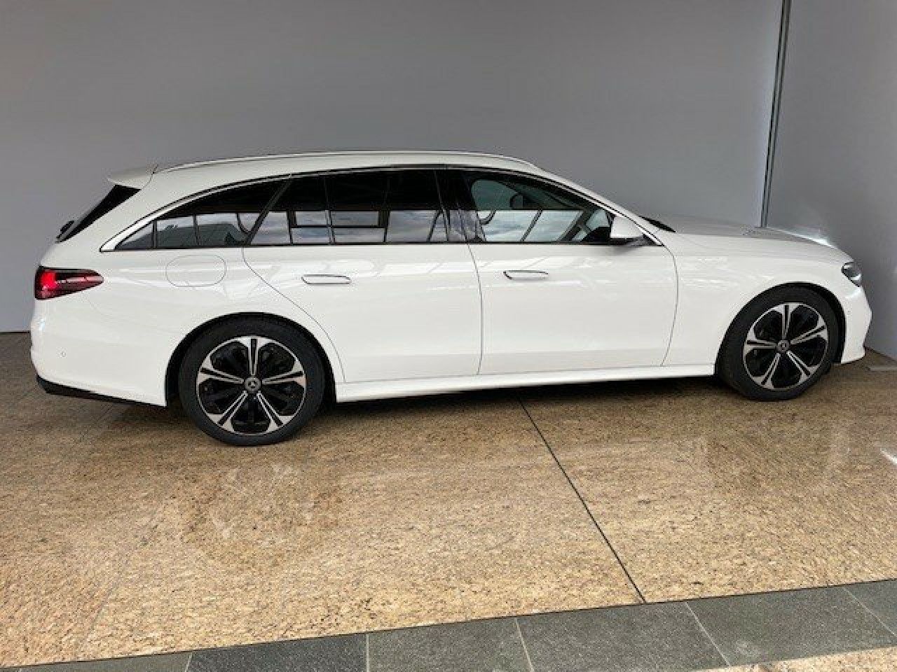 Mercedes-Benz E-Klasse – Bild 7