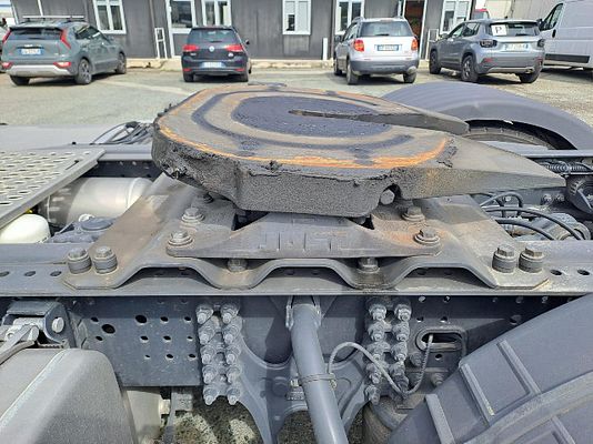 Vehicle image 16 / 19