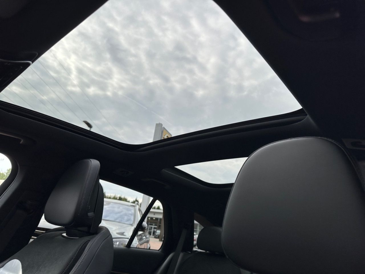 Mercedes-Benz E-Klasse – Bild 16