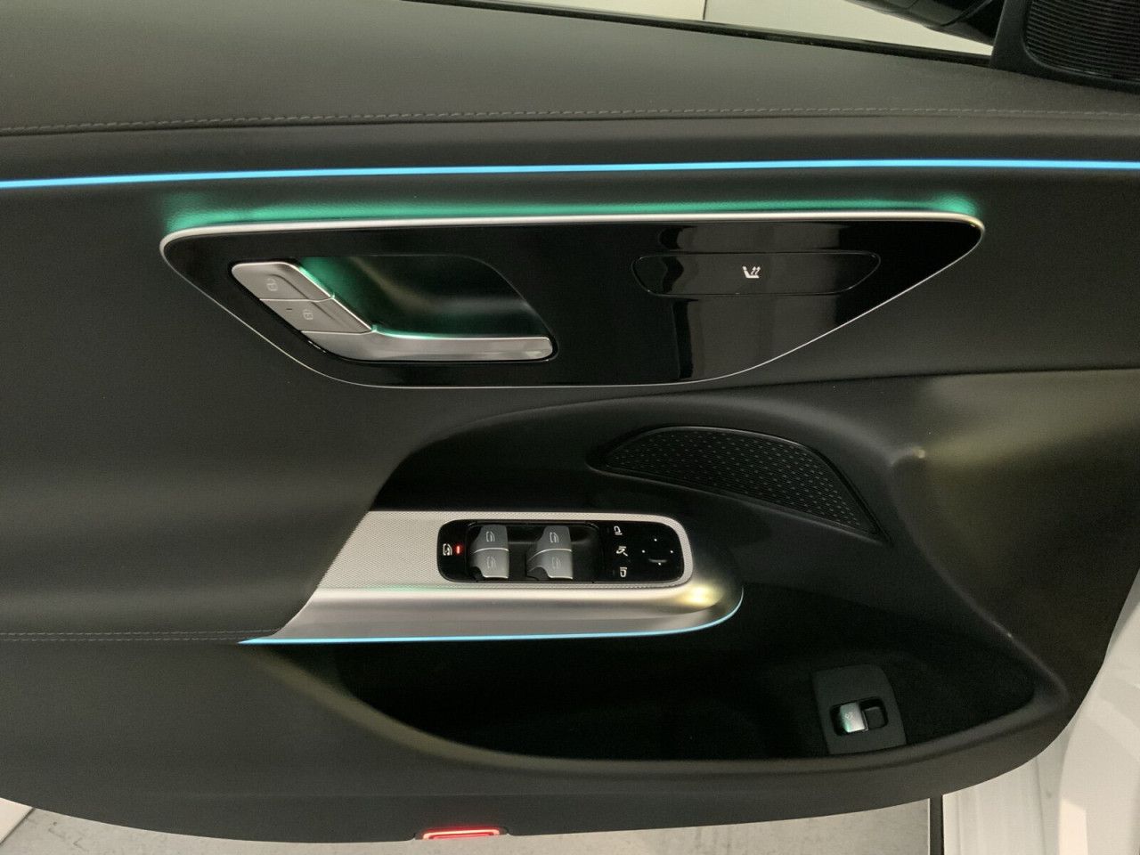 Mercedes-Benz E-Klasse – Bild 12
