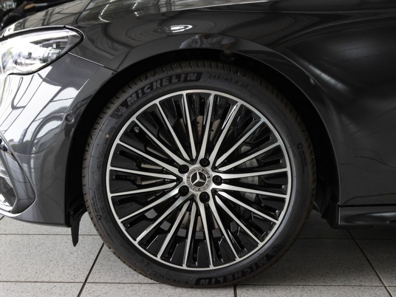 Mercedes-Benz E-Klasse – Bild 10