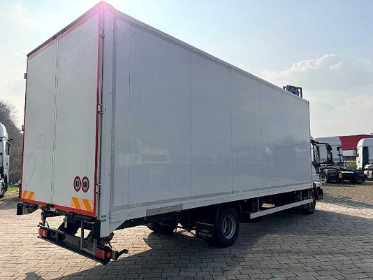 Vehicle image 4 / 11