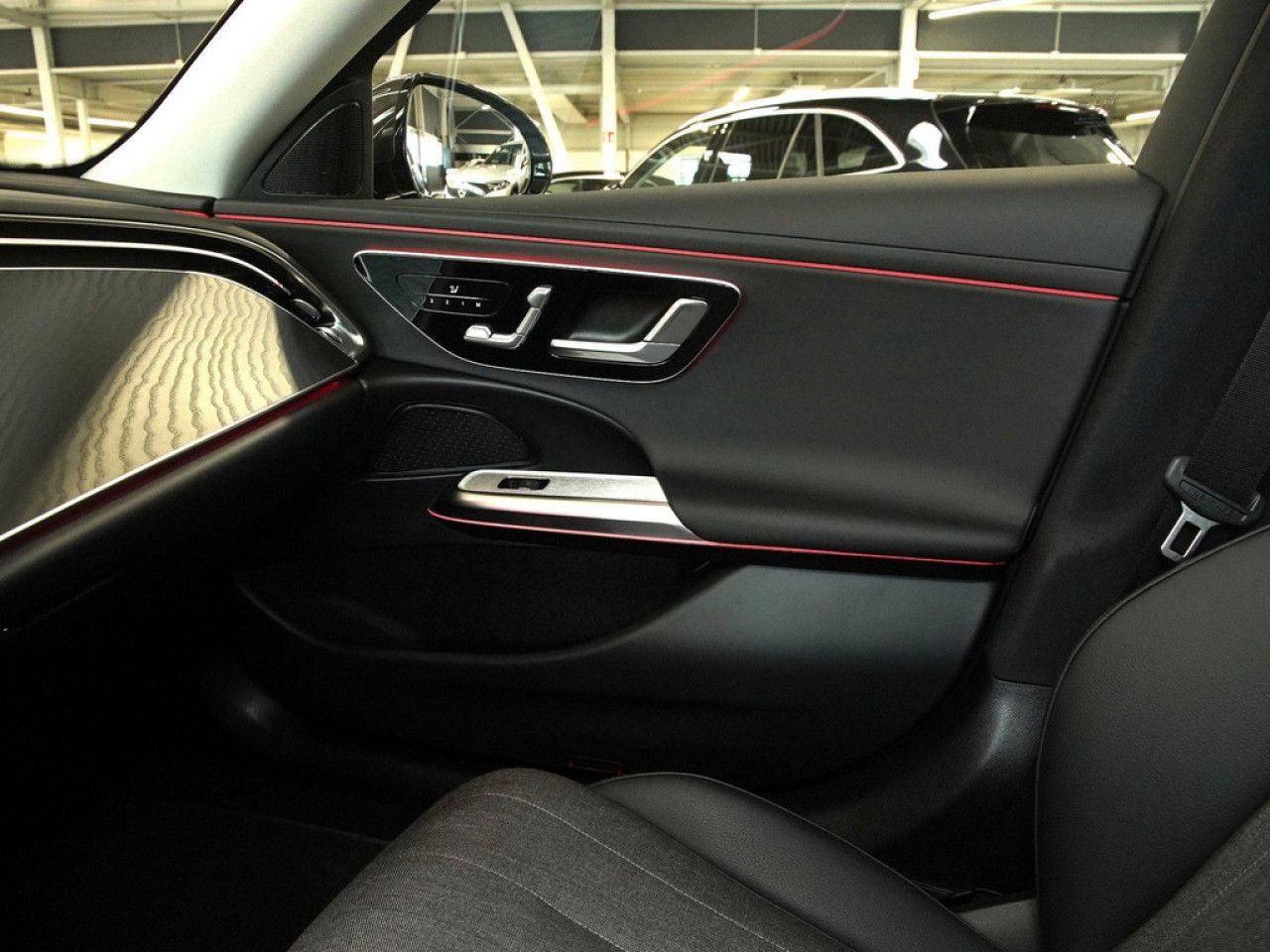 Mercedes-Benz E-Klasse – Bild 16