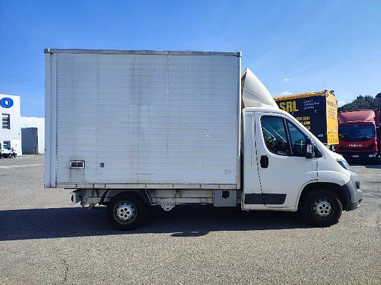 Vehicle image 4 / 11