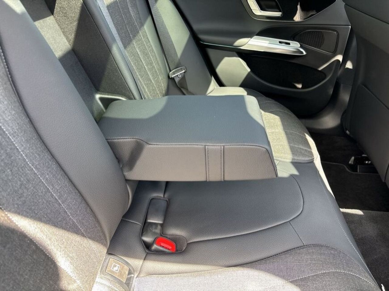 Mercedes-Benz E-Klasse – Bild 23