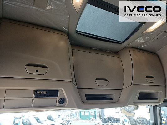 Vehicle image 12 / 18