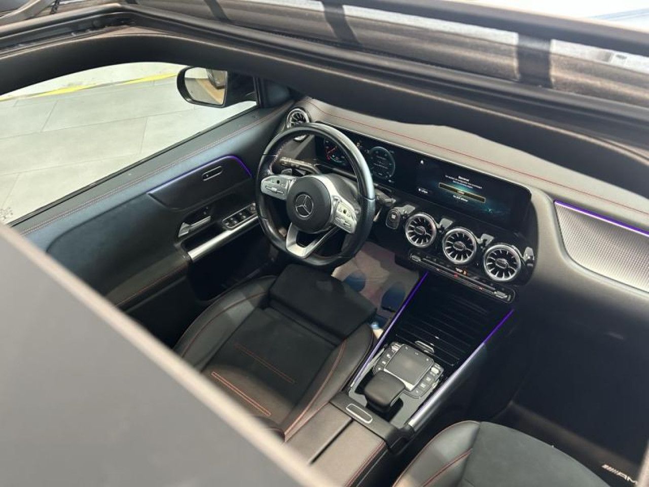 Photo du v&eacute;hicule 16 / 18