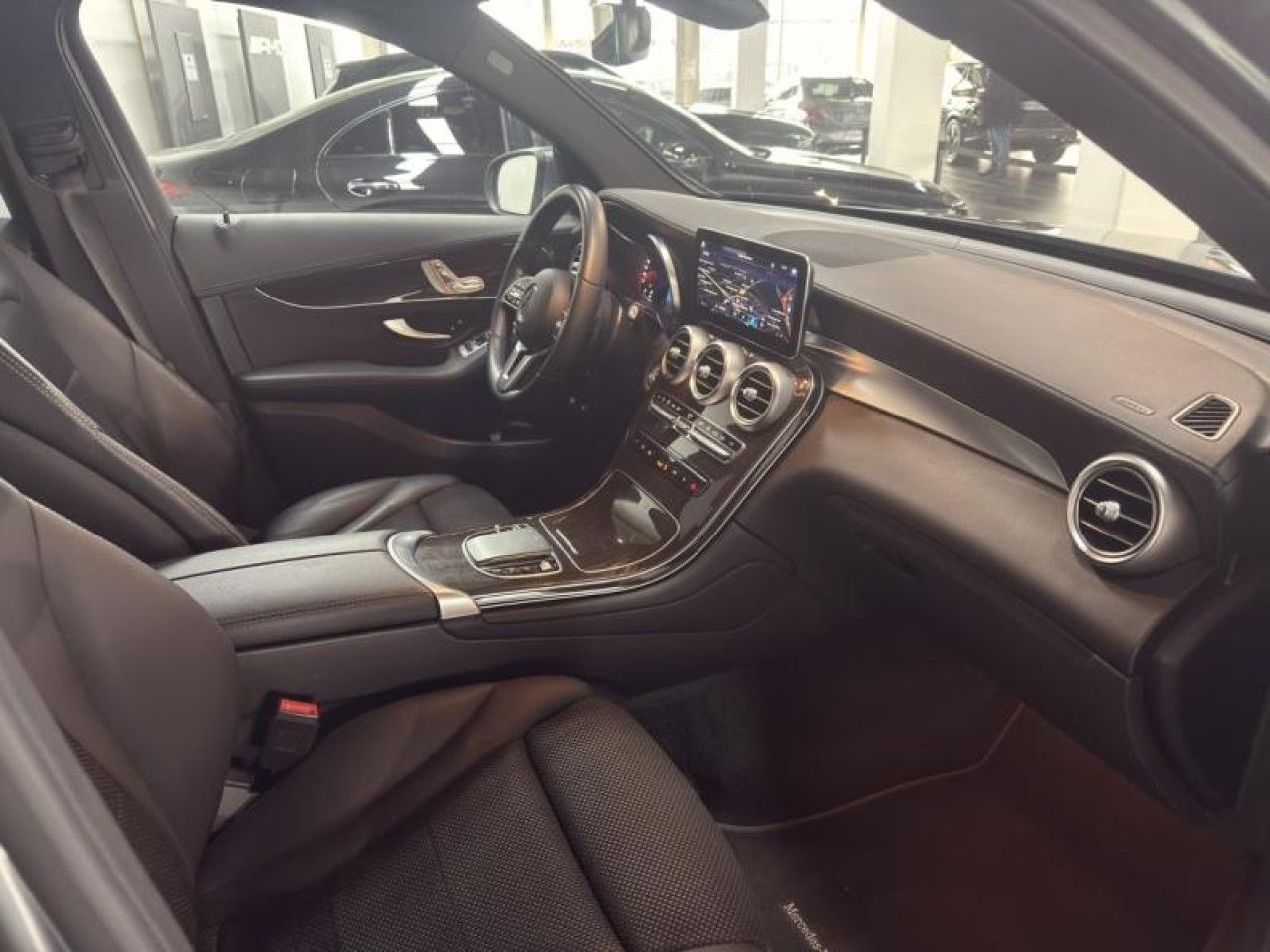 Photo du v&eacute;hicule 10 / 18