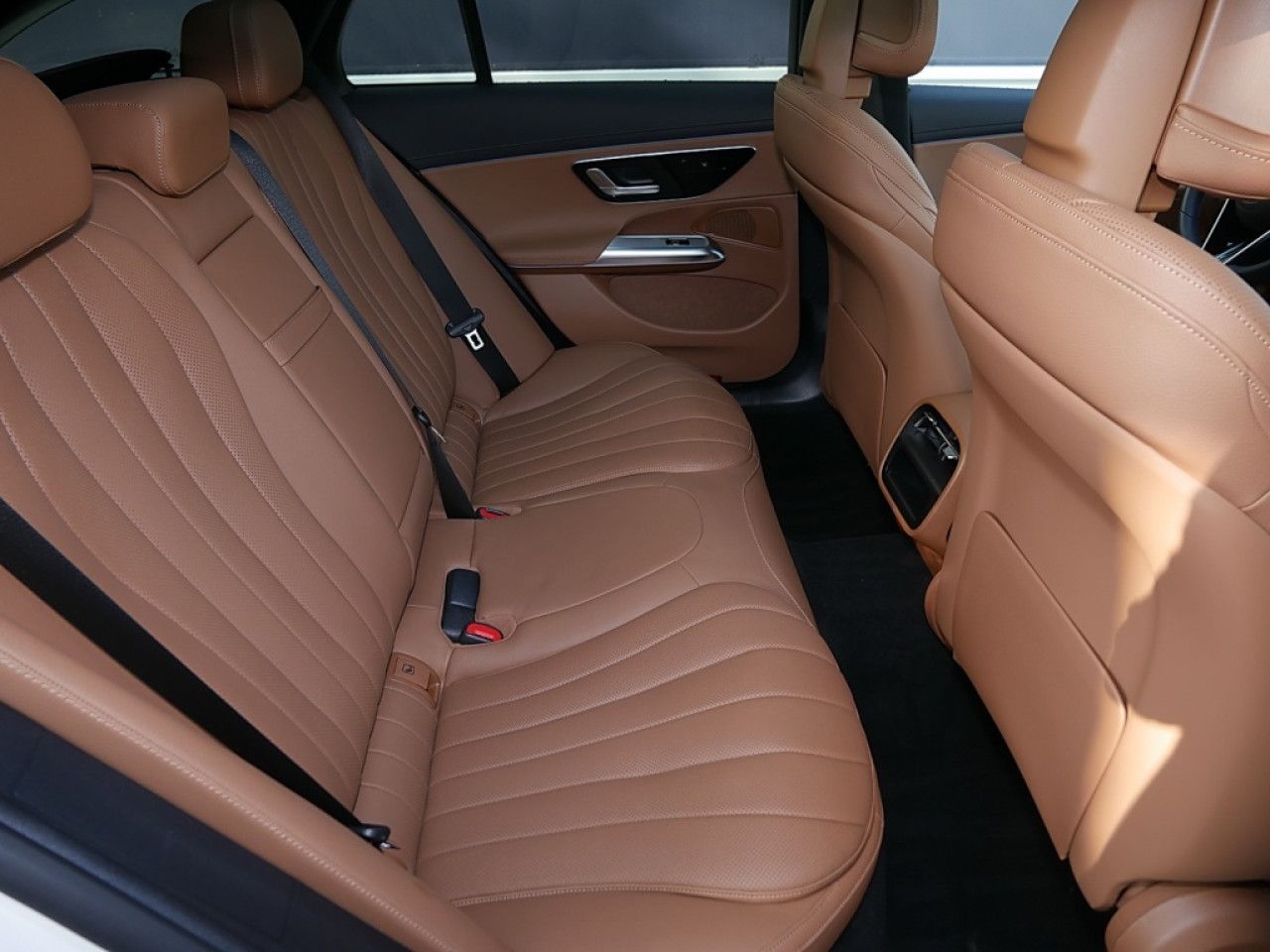 Mercedes-Benz E-Klasse – Bild 7