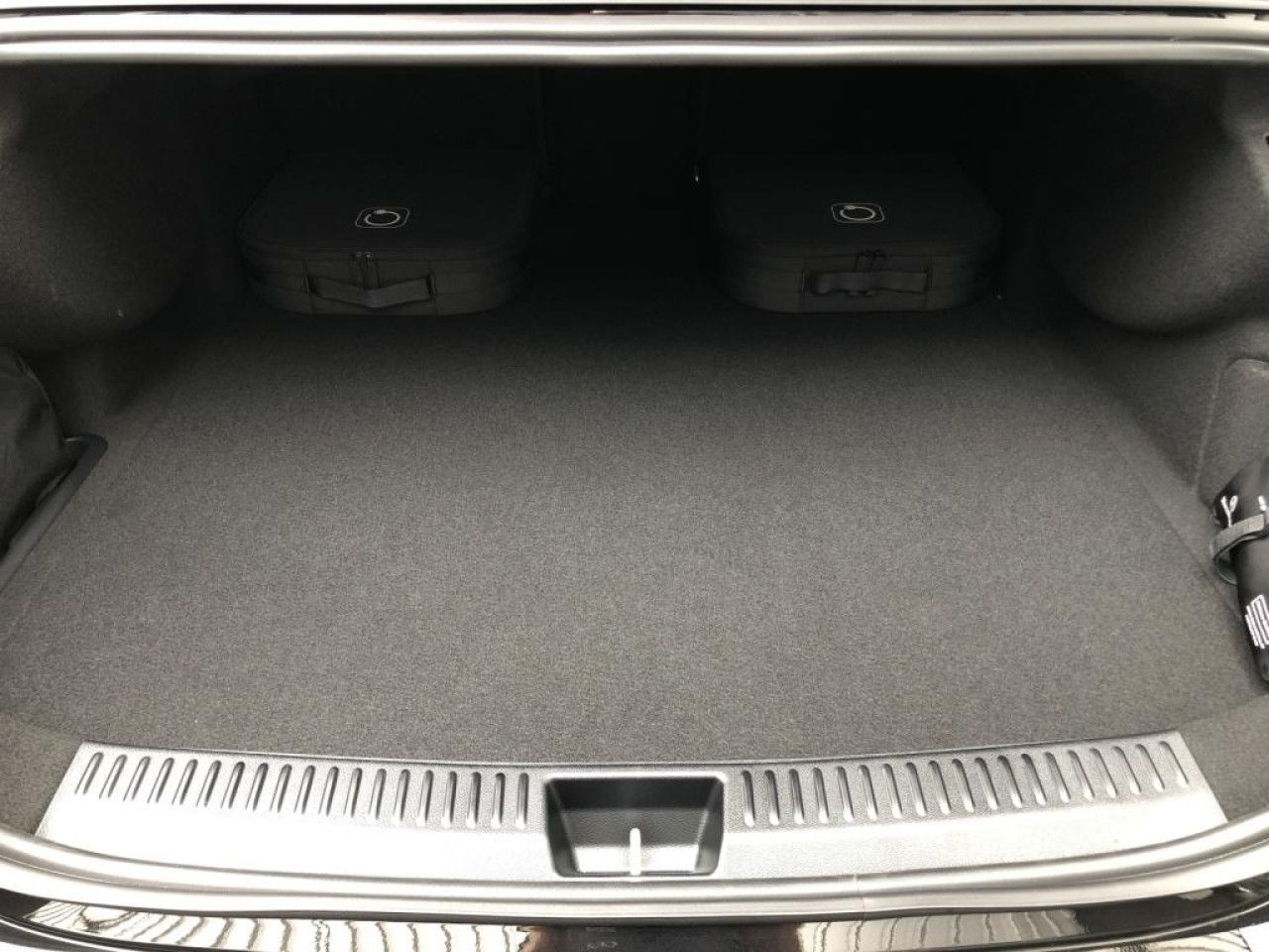 Mercedes-Benz E-Klasse – Bild 12