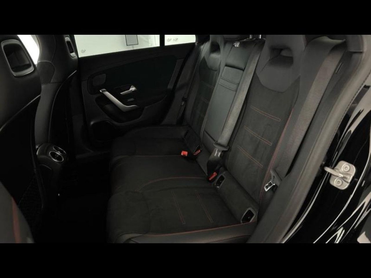 Photo du v&eacute;hicule 13 / 18