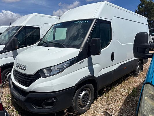 Vehicle image 1 / 4