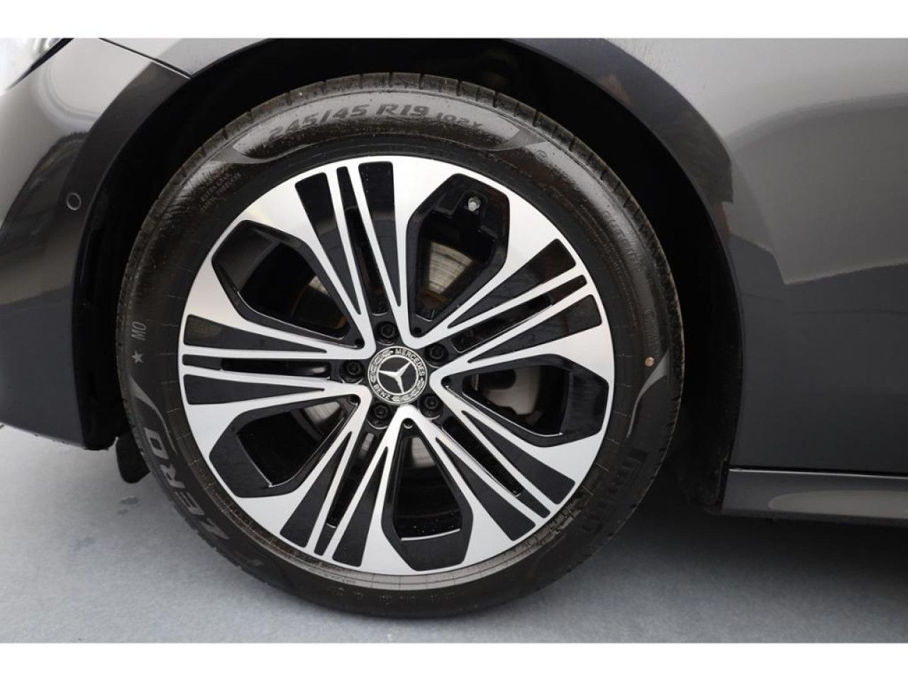 Mercedes-Benz E-Klasse – Bild 18